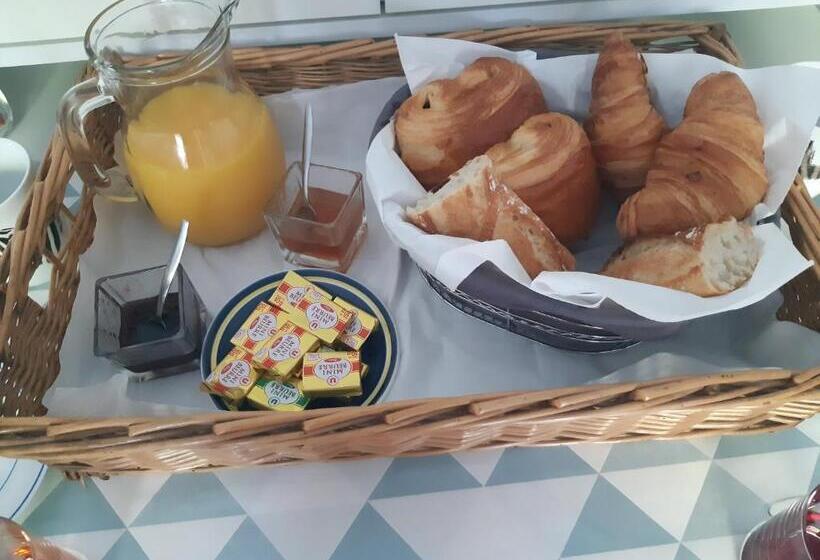 住宿加早餐 L Abri D Emilie Chambre D Hôtes