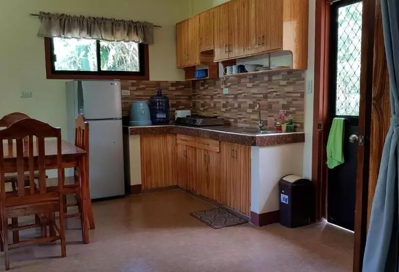 Aamiaismajoitus (B&B) Paco S Garden Home Stay