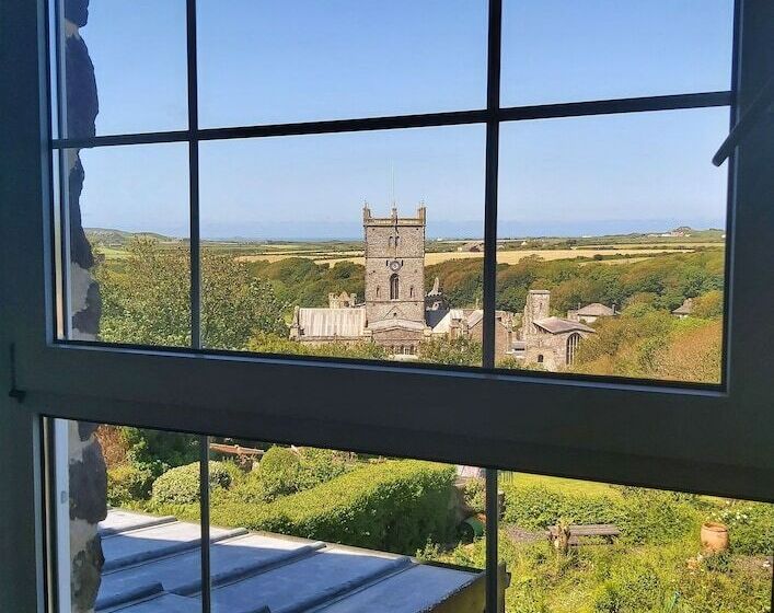 住宿加早餐  The Cathedral Villas