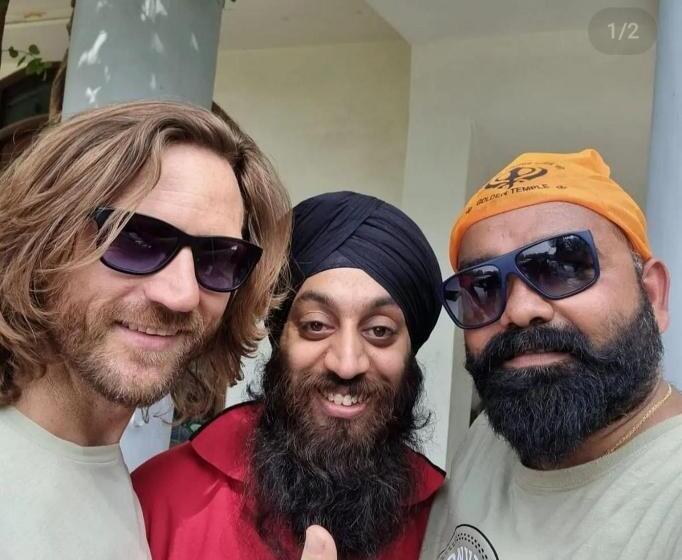 De Manora Homes Unpretentious Hotel With A Garden , Posh Area Ranjit Avenue