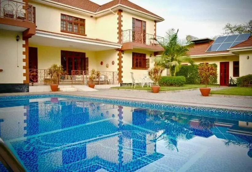 هتل Amani Villa