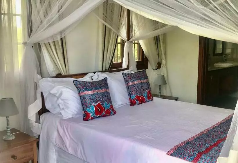 هتل Amani Villa