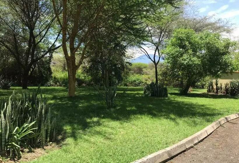 هتل Amani Villa