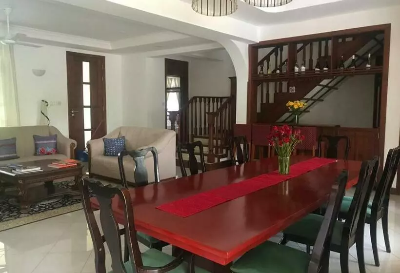 هتل Amani Villa