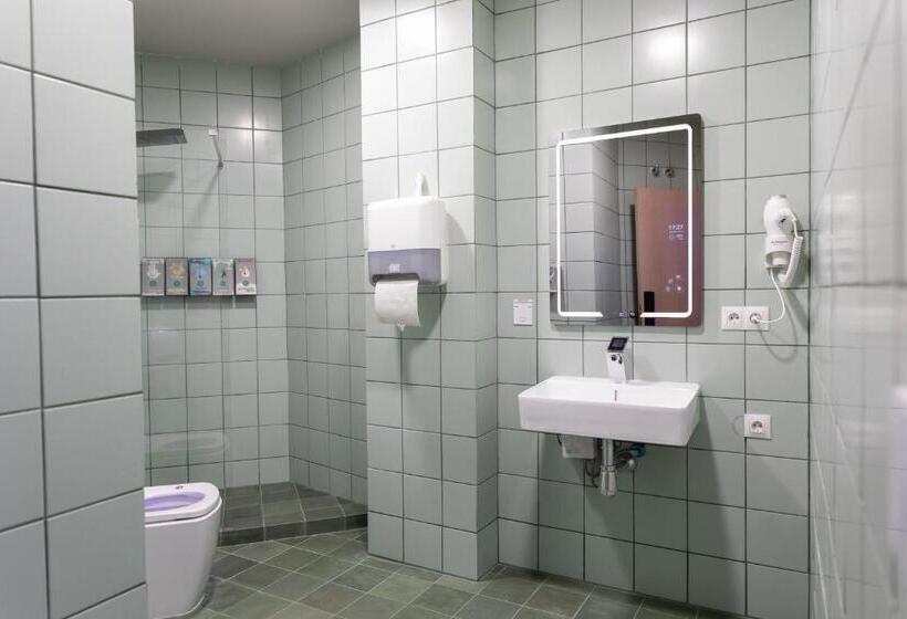 Капсульный Oтель Futurotel Malagueta Beach