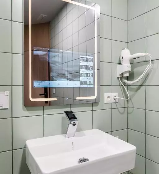 هتل کپسول Futurotel Malagueta Beach