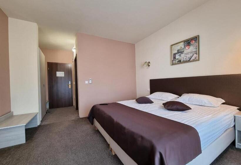 پانسیون Alba Forum