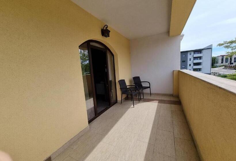 پانسیون Alba Forum