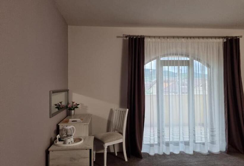 پانسیون Alba Forum