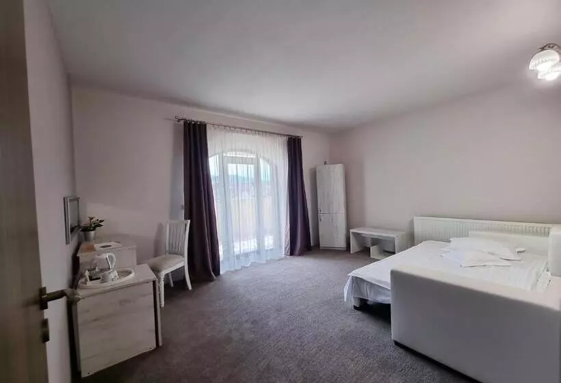 پانسیون Alba Forum