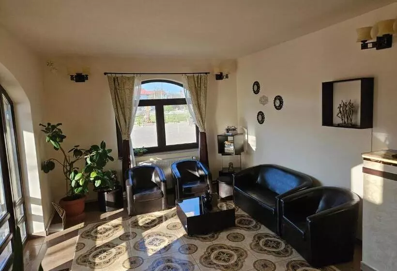 پانسیون Alba Forum