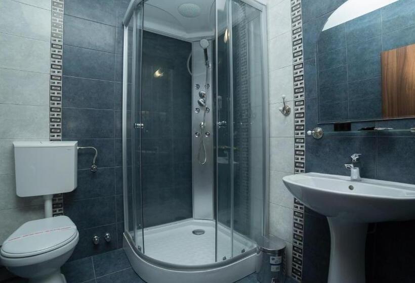 پانسیون Alba Forum