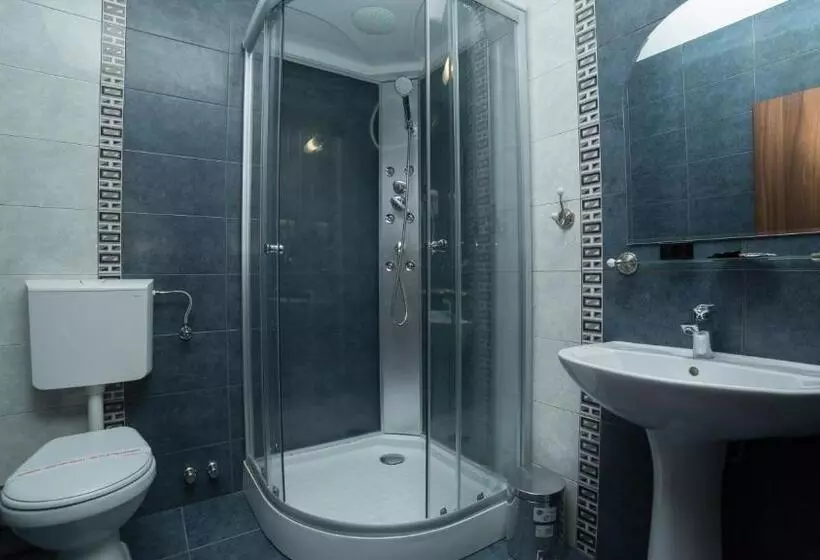 پانسیون Alba Forum