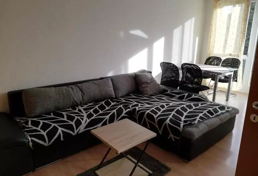 Majatalo Apartmenthaus Home24