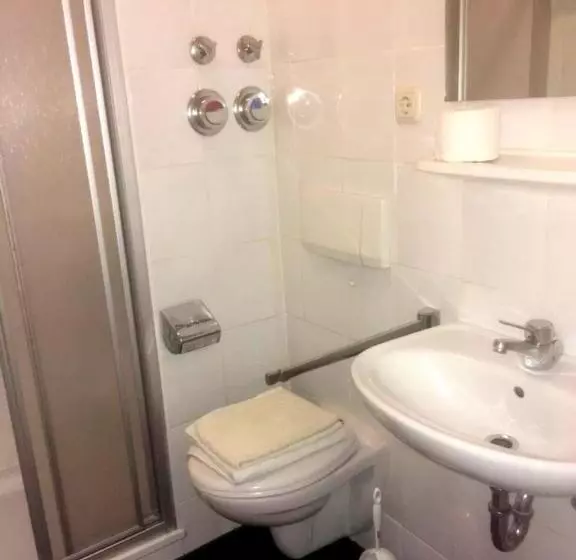 Majatalo Apartmenthaus Home24