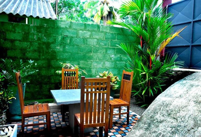 Пансион Nice View Safari Villa