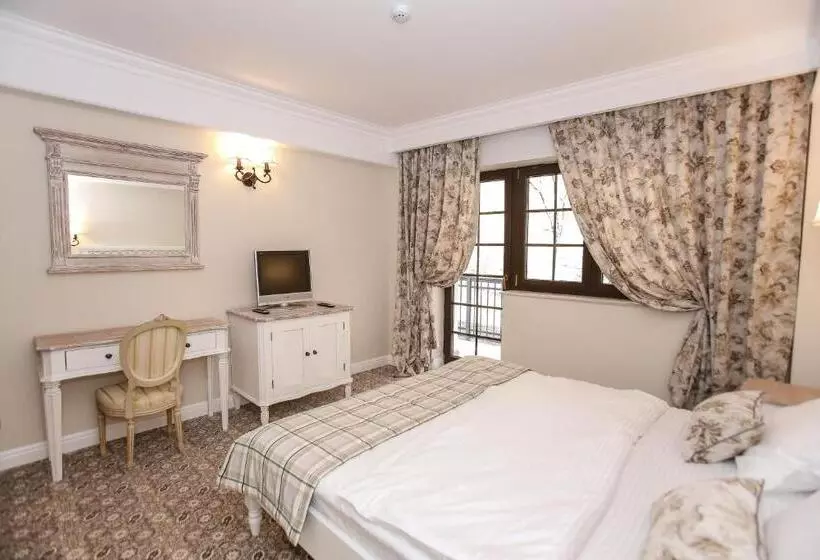 Pensiunea Dimitrios & Spa   Băile Herculane  Valea Cernei Terapie Spa  Relaxare A Minții și A Trupul