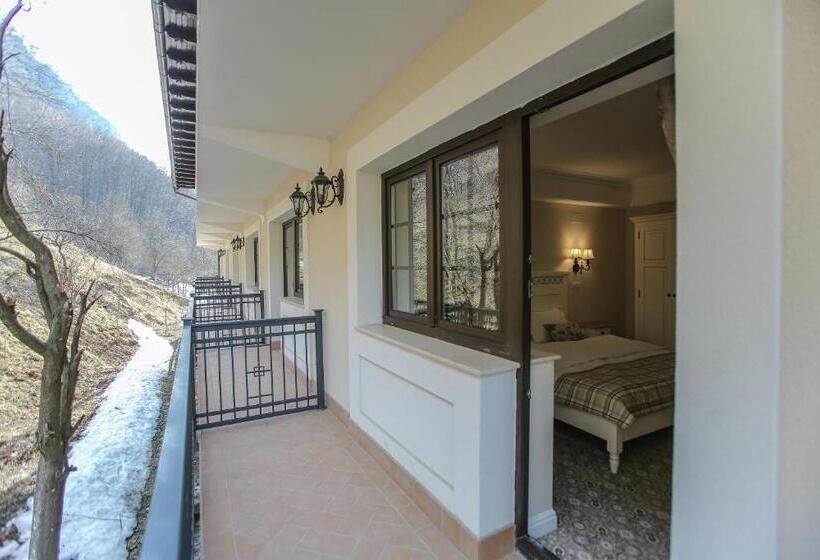 Pensiunea Dimitrios & Spa Băile Herculane Valea Cernei Terapie Spa Relaxare A Minții și A Trupul