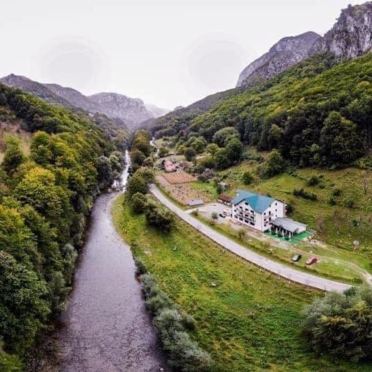 Pensiunea Dimitrios & Spa Băile Herculane Valea Cernei Terapie Spa Relaxare A Minții și A Trupul