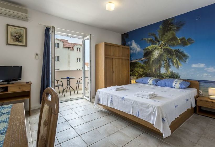 Apartments Henjak Gospojica