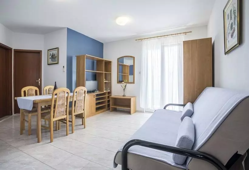 Apartments Henjak Gospojica