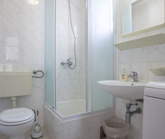 Apartments Henjak Gospojica