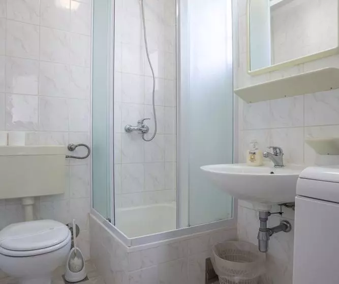 Apartments Henjak Gospojica