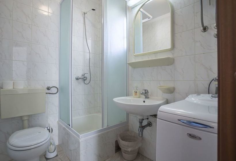 Apartments Henjak Gospojica