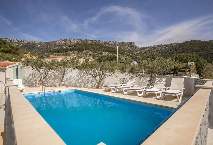 Apartments Henjak Gospojica