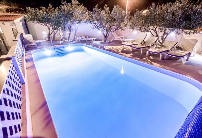 Apartments Henjak Gospojica