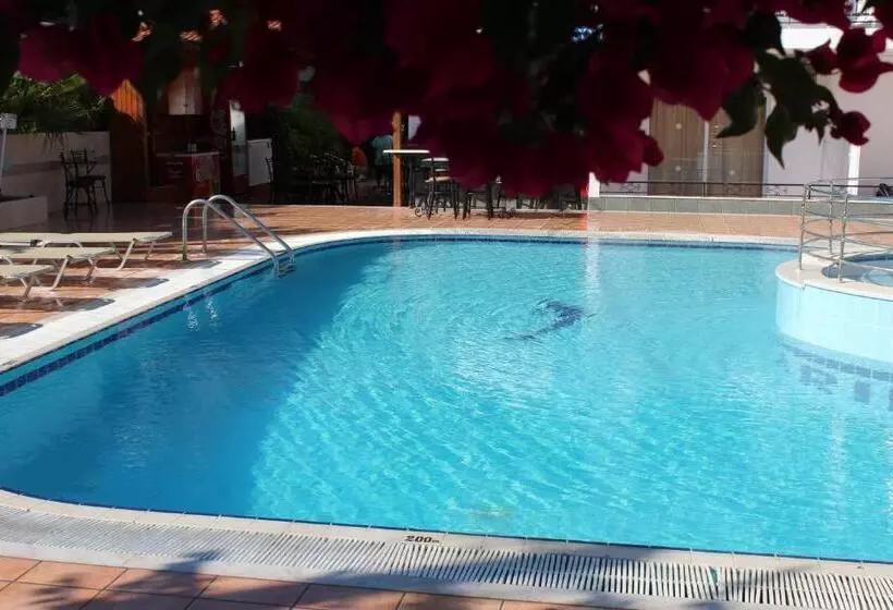 Elarin Studios & Apartments