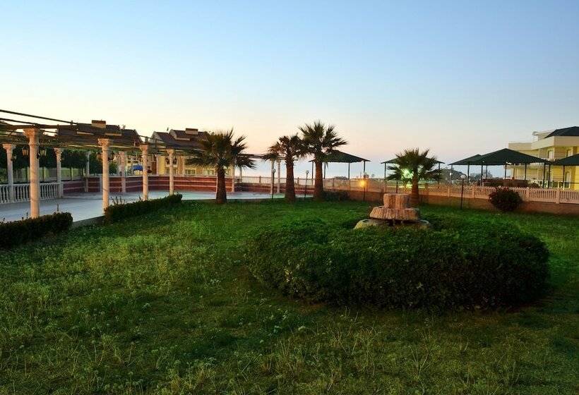 בית מלון כפרי Club Scala Nuova