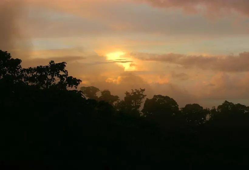 هتل Jinetes De Osa