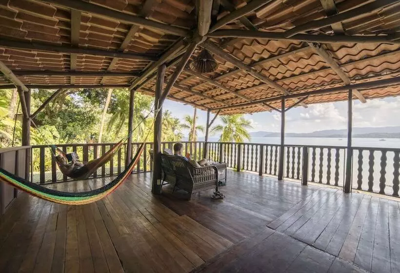 هتل Jinetes De Osa