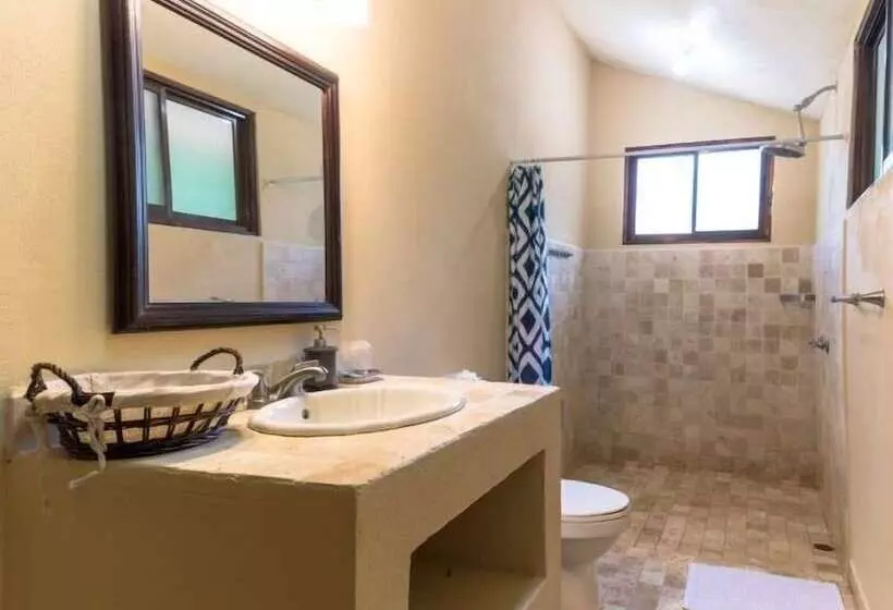 هتل Jinetes De Osa