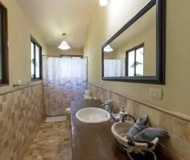 هتل Jinetes De Osa