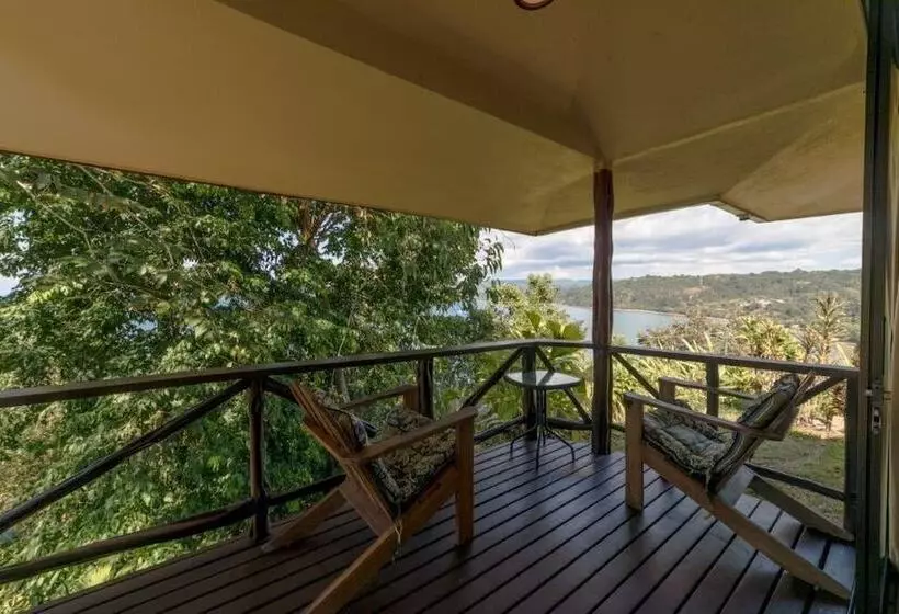 هتل Jinetes De Osa