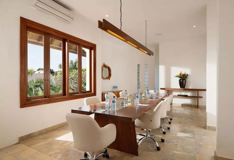 Otel Puri Tempo Doeloe