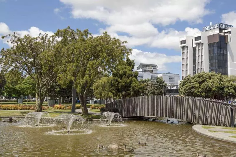 هتل Quality Suites Central Square