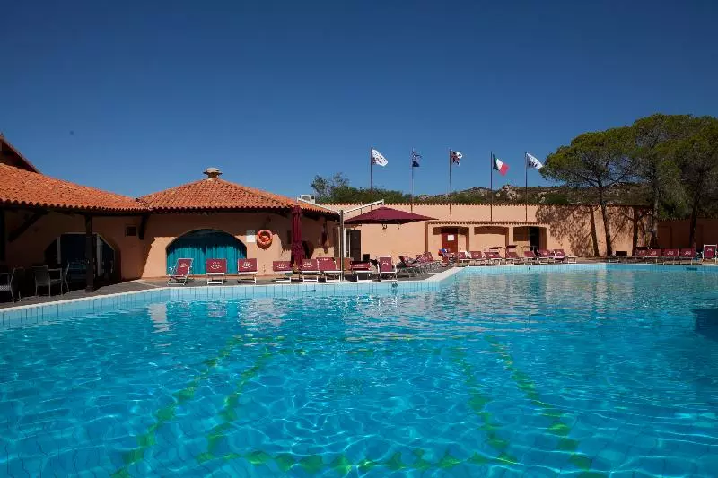 אתר נופש Club Esse Cala Bitta