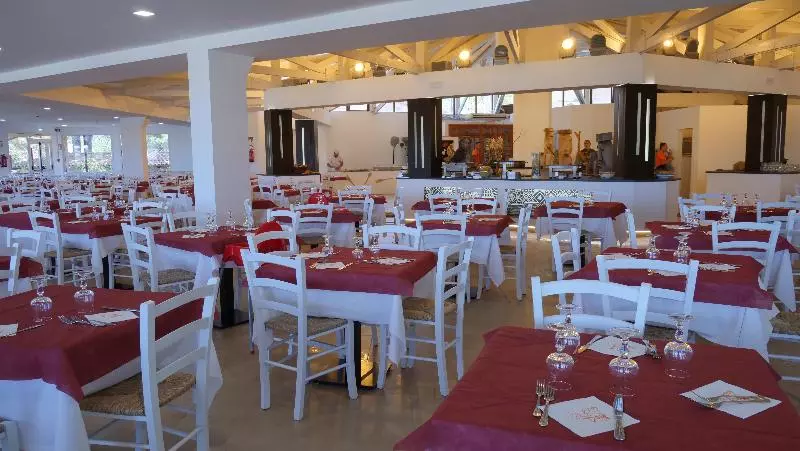 אתר נופש Club Esse Cala Bitta