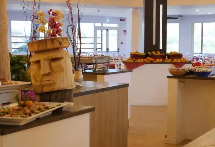 استراحتگاه Club Esse Cala Bitta