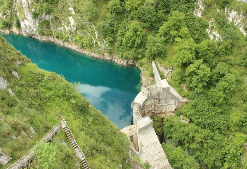 ユースホステル Alojamiento Covadonga