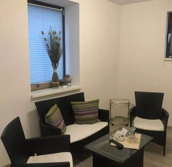 Retkeilymaja Gasthof Und Pension Zur Frischen Quelle