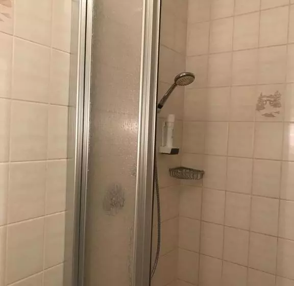 Retkeilymaja Gasthof Und Pension Zur Frischen Quelle