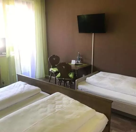 Retkeilymaja Gasthof Und Pension Zur Frischen Quelle