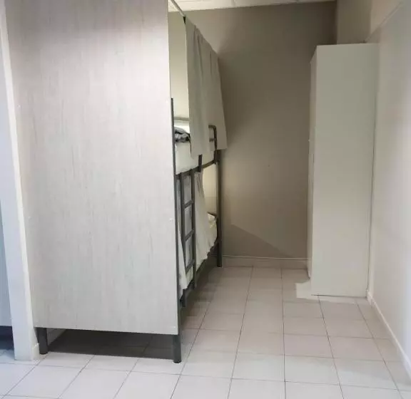 Albergue Porta Real No Bike Storage