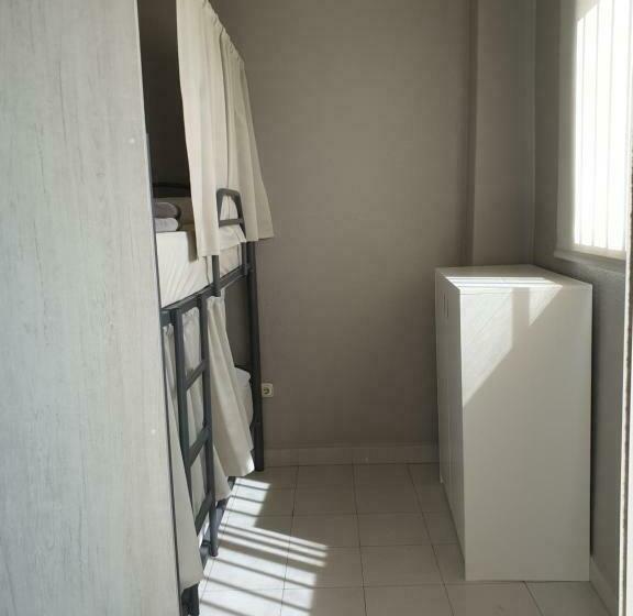 Albergue Porta Real No Bike Storage