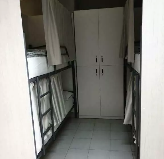 Albergue Porta Real No Bike Storage