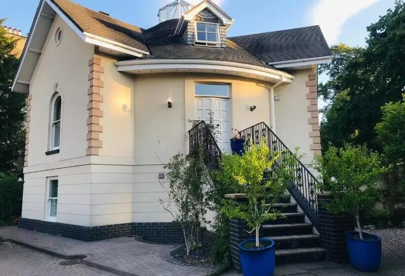 تختخواب و صبحانه College View